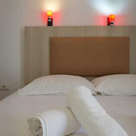 Vila Aurora בית הארחה 3*