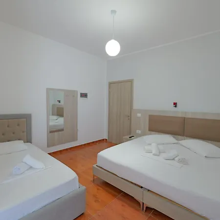 Vila Aurora בית הארחה 3*