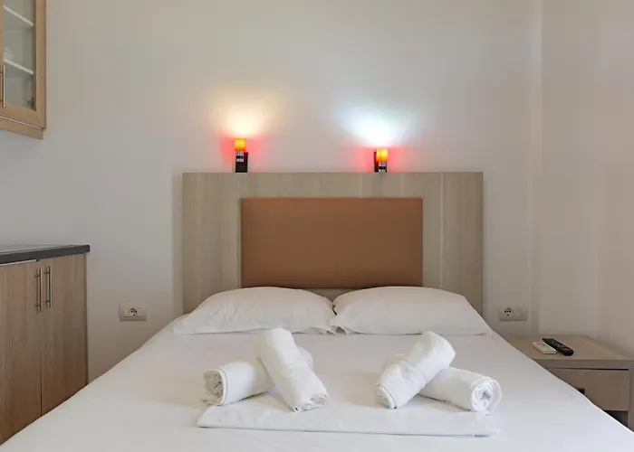 Guest house Vila Aurora Ksamil