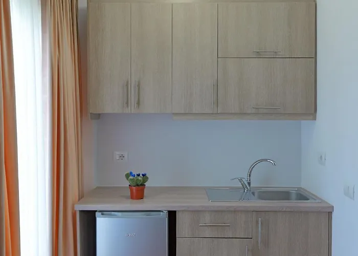 Vila Aurora 3* Ksamil